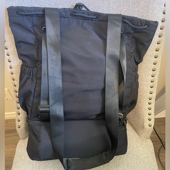 BEYOND YOGA- Convertible Gym Bag- BNWT- black - Picture 5 of 7
